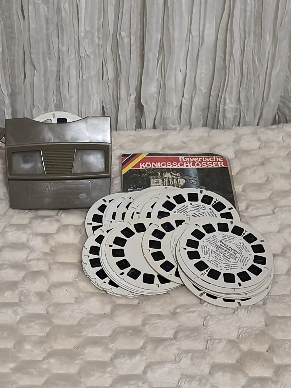 Vintage View-Master Style Reel Viewer with Reels